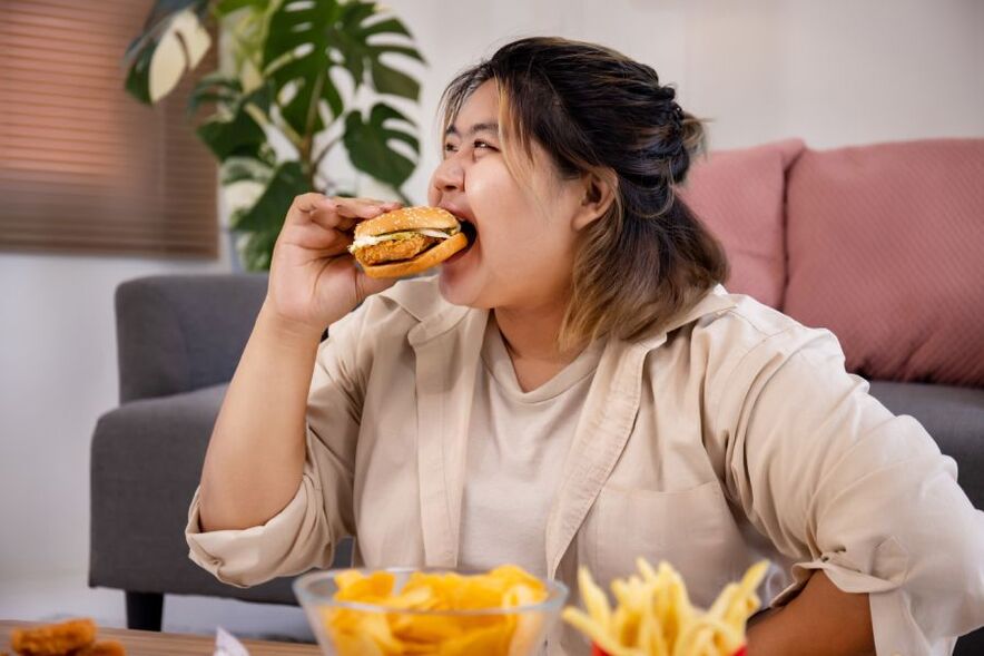 Junk food causes excess weight. 